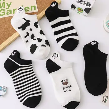 1 чифт черно-бели чорапи с бродерия на крава от карикатура, дамски чорапи Ins приливи и отливи, летни сладки шарени чорапи-лодка с фин силует